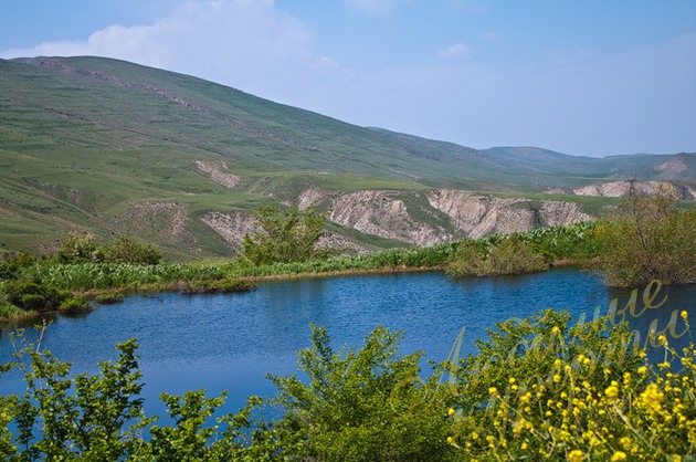 Горное озеро, Армения © Виктор Белоус